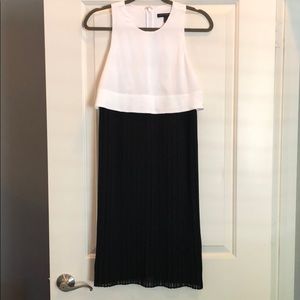 Black/white dress with pleated bottom